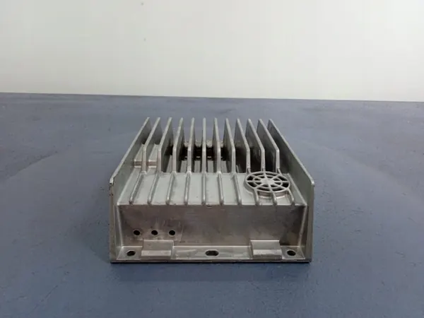 Mercedes-Benz Radiovahvistin OEM A2129005213 image 2