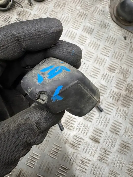 Lave-phare OEM SPRYSKIWACZ pour Mitsubishi Pajero I image 6