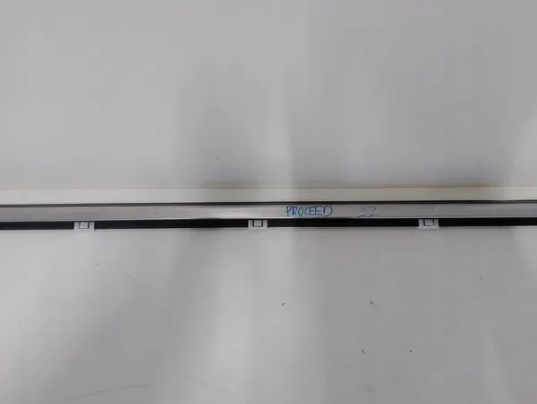 KIA PROCEED III Moldura de janela dianteira esquerda image 3