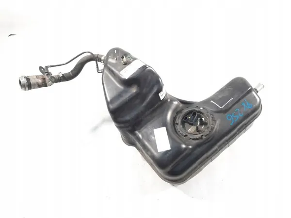 Audi R8 II Spyder polttoainesäiliö OEM 4S7201022L - Oikea image 3