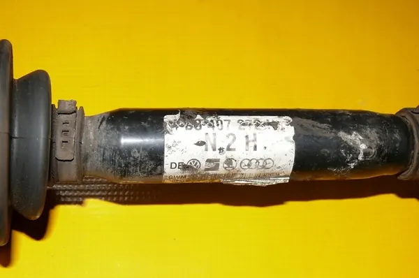 Höger framaxel Audi S6 A6 C5 4.2 299HK image 3