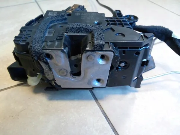 Vänster Framdörrslås Trafic III Vivaro B OEM image 4