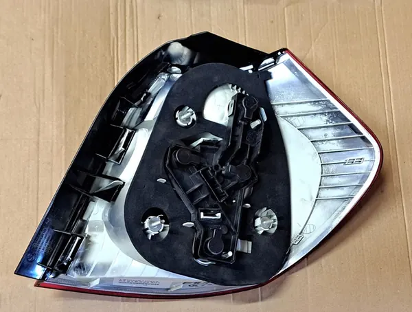 BMW 1 E87 Lámpara Trasera Izquierda 63216924501 image 4