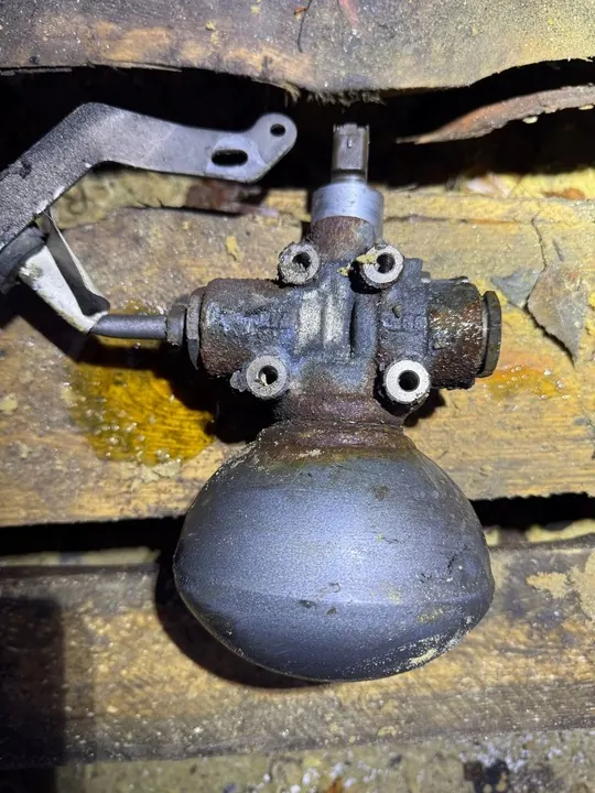 Divisor de Suspensão Hidráulica Traseira Citroen C5 III X7 OEM image 2