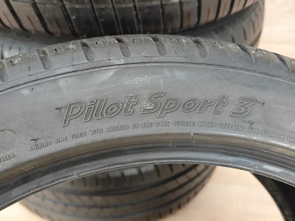 Neumáticos Michelin Pilot Sport 3 OEM PILOTSPORT3 245/40R18 image 4