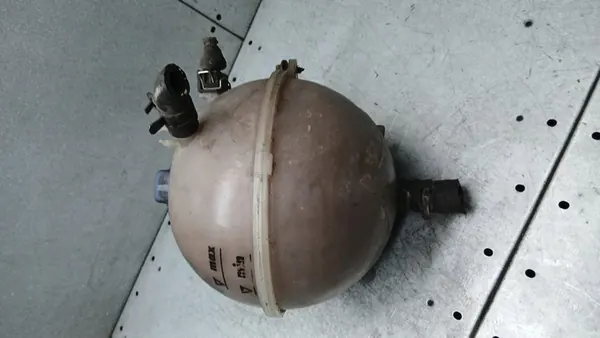 Reservatório de Refrigerante VW T4 2.5TDI 00-03 701121407C image 3