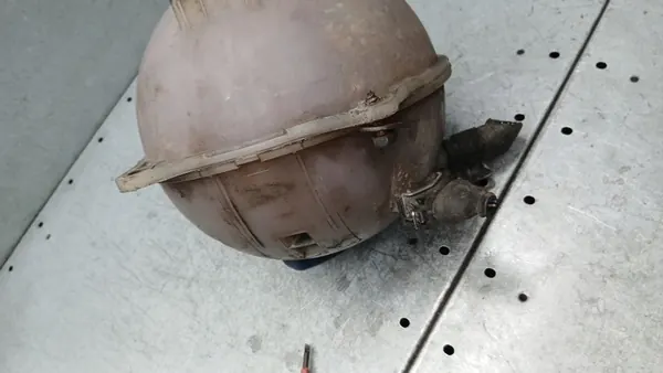 Reservatório de Refrigerante VW T4 2.5TDI 00-03 701121407C image 5