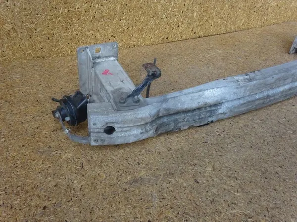 AUDI A4 B8 08-11 Etupuskuri Kannan Täydellinen 8K0807113F image 2