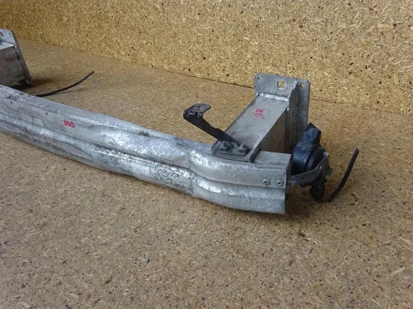 AUDI A4 B8 08-11 Etupuskuri Kannan Täydellinen 8K0807113F image 3