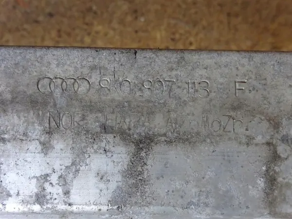 AUDI A4 B8 08-11 Etupuskuri Kannan Täydellinen 8K0807113F image 6