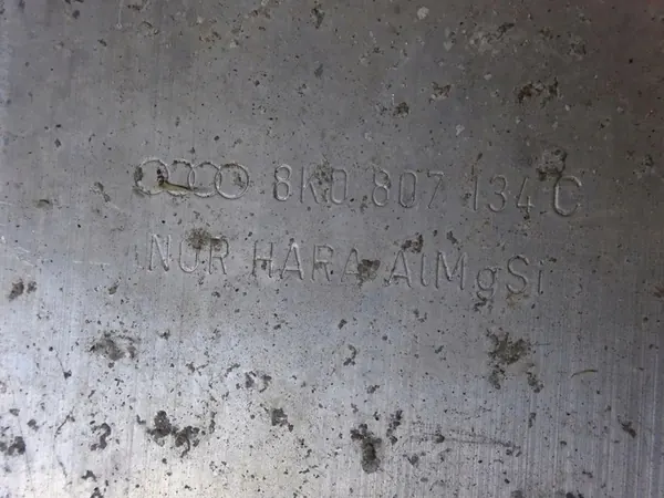 AUDI A4 B8 08-11 Etupuskuri Kannan Täydellinen 8K0807113F image 9