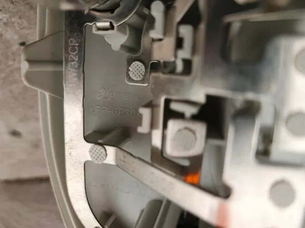 Soquete farol traseiro esquerdo OEM 436261L Audi A6 C6 image 3
