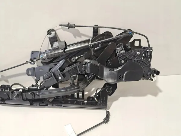 Bakluckfäll OEM 7443103 Vänster Bak BMW M8 image 3