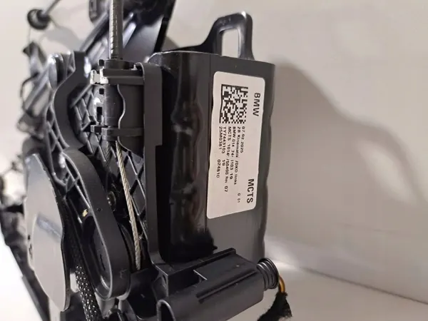 Bakluckfäll OEM 7443103 Vänster Bak BMW M8 image 4