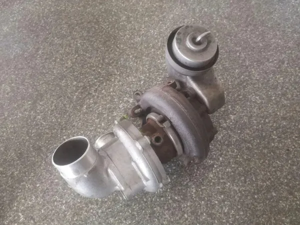 Turbocompresor OEM 172010R021 para Toyota Corolla Verso 2.2L image 2