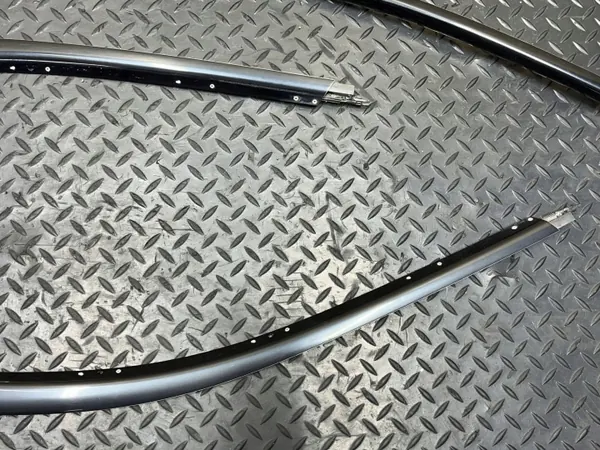 BMW F31 Shadow Line sivulasinauhan OEM 4848948 image 8