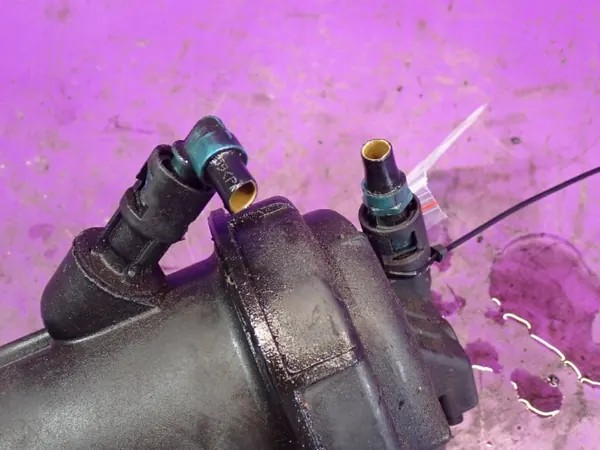 Opel Kraftstofffiltergehäuse OEM Zawada-374806- Gebraucht image 5