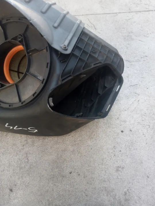 Boîtier Filtre à Air OEM 4G0133838AC Audi A6 C7 image 3