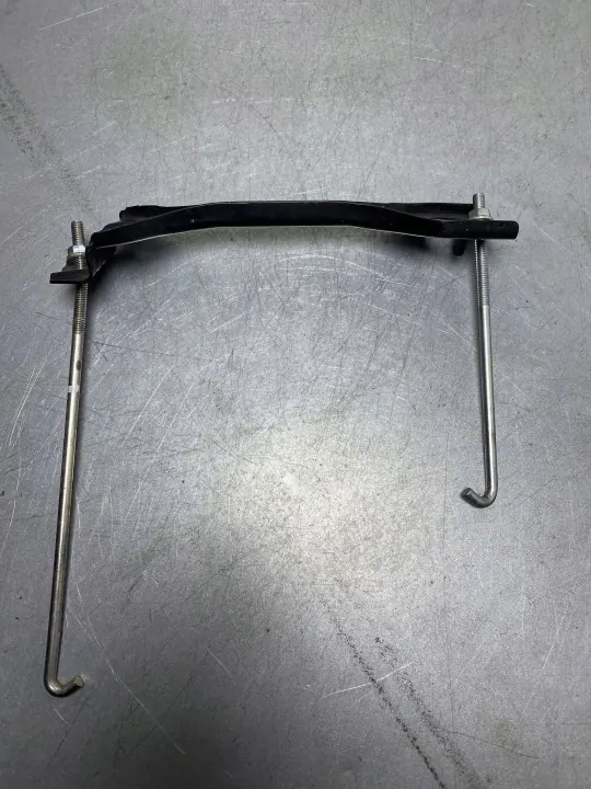 Support batterie Subaru OEM FBZ16908 - État utilisé image 3