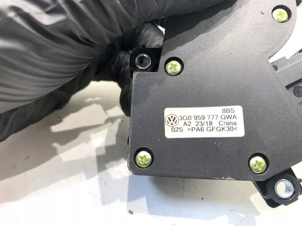Left Seat Switch VW Passat B8 3G0959777 OEM image 4