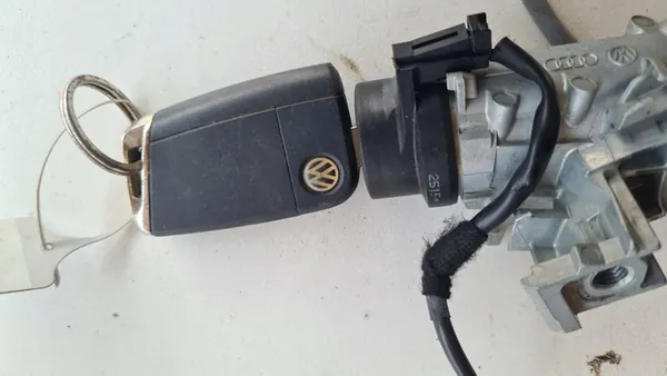 Sytytyskytkin avaimella Volkswagen Golf VI image 3