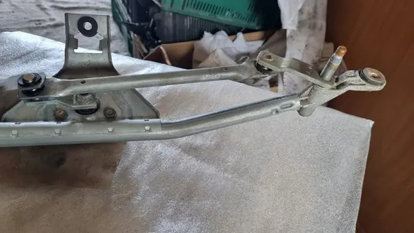 Etupyyhkijän mekanismi Seat Ibiza VW Polo 6N image 7