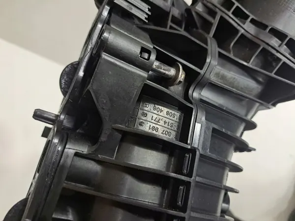 Coletor de admissão BMW 5 F10 F11 image 10