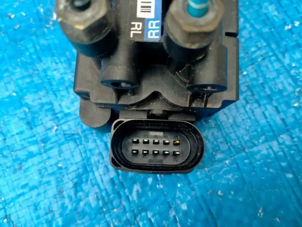 Audi Q7 4M Ilmajousitusventtiili OEM 4M0616013A image 3