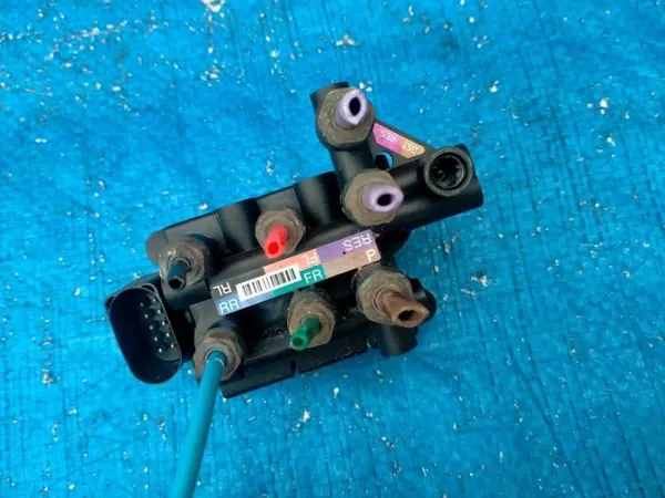 Audi Q7 4M Ilmajousitusventtiili OEM 4M0616013A image 5