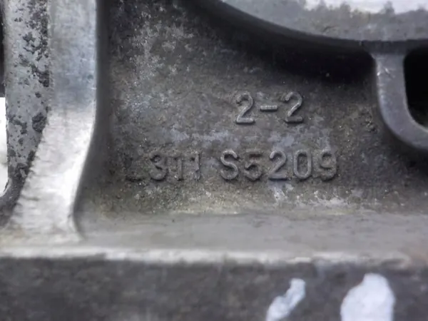 Mazda Ölfilterbasis OEM L311 S5209 - Gebraucht image 3