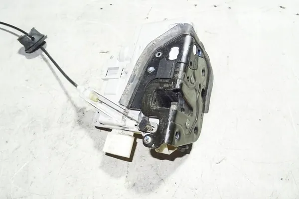 Höger främre dörrlås AUDI A4 8E2837016AA image 2