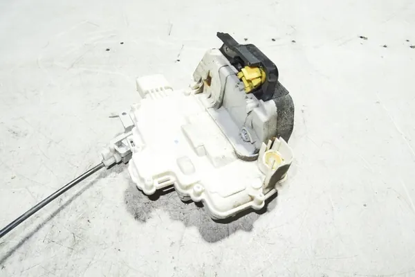 Höger främre dörrlås AUDI A4 8E2837016AA image 3