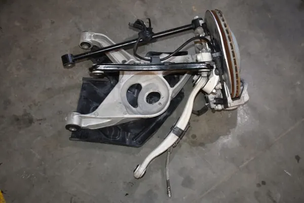 Suspensión trasera izquierda OEM A0009059413 Mercedes X167 image 5