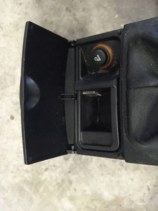 Peugeot 207 2008 Askfatspanel OEM 9651921177 image 9