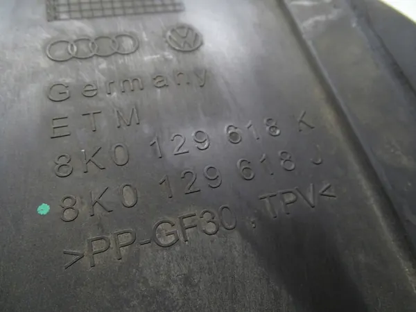 Luchtinlaatkanaal Audi A4 B8 A5 8T 2.0 OEM 8K0129618K image 3