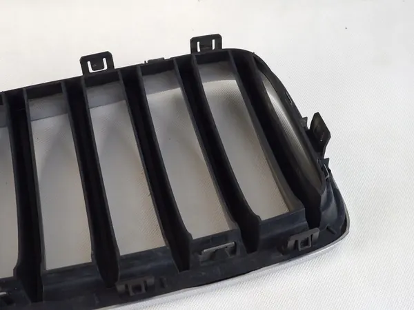 BMW X3 F25 Right Kidney Grille Original OEM 51117210726 image 4