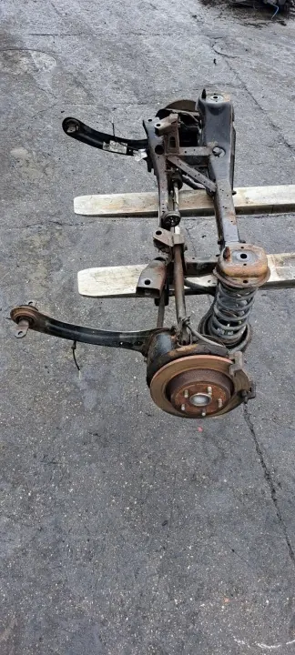 OEM 7104999 Taka-akselipalkki Ford Focus MK2 image 3