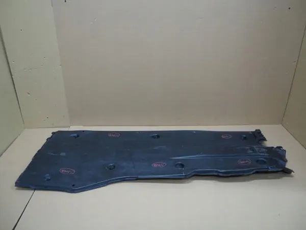 OEM 3Q0825202F oikea alustasuojus VW Passat B8:lle image 4