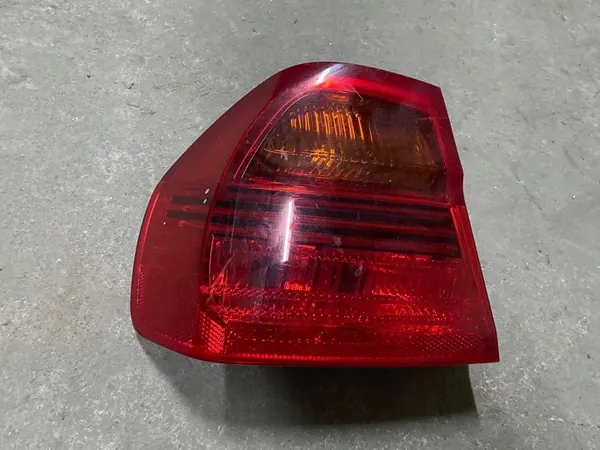 BMW 3 E90 Luz Trasera Izquierda OEM 6937457 image 2