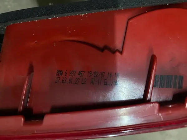 BMW 3 E90 Luz Trasera Izquierda OEM 6937457 image 7