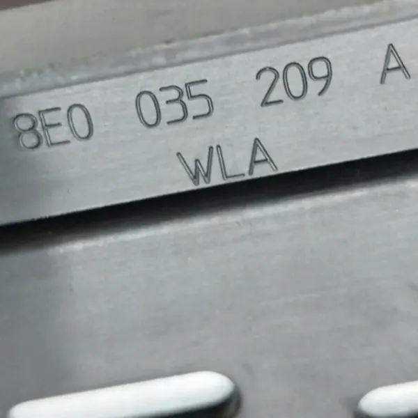 Audi CD-vaihtaja OEM 8618842290 A4 B5 2.0L:lle image 10