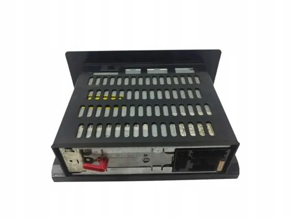 Audi CD-vaihtaja OEM 8618842290 A4 B5 2.0L:lle image 5
