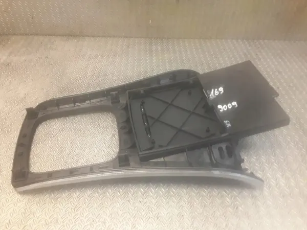 Suporte de macaco Mercedes-Benz A W169 OEM 1696802639 image 3