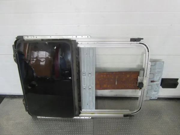 Dodge Durango II 2006 Kattoikkuna Kompletti OEM 4x4OE003159 image 2