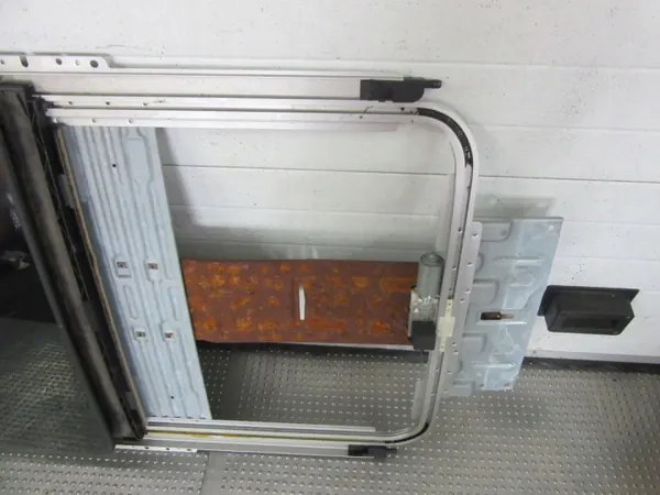 Dodge Durango II 2006 Kattoikkuna Kompletti OEM 4x4OE003159 image 3
