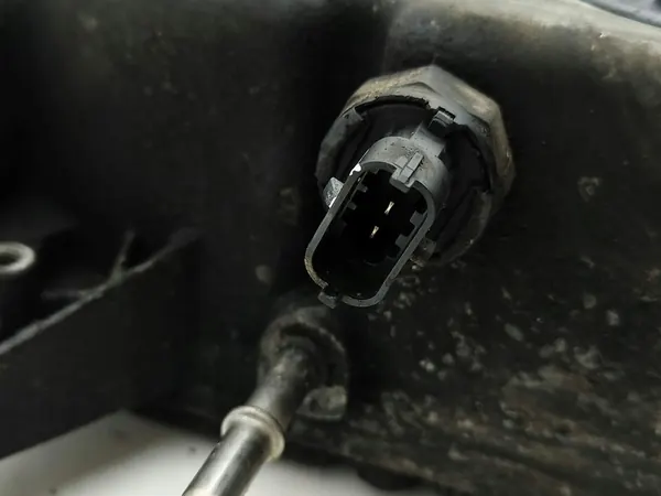 Bränslefilter Opel Antara 2012 25927517 image 8