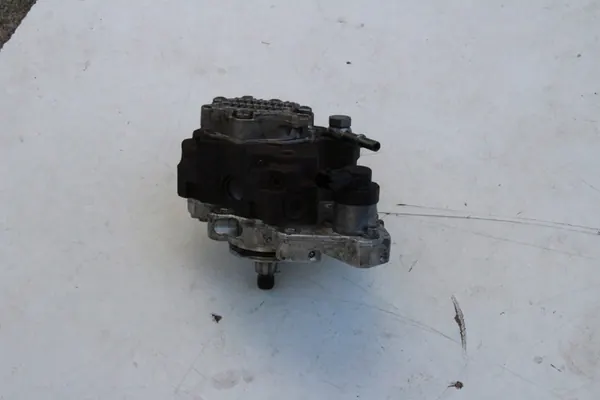 Bosch Brandstofpomp voor Renault Trafic, OEM 8200803375-A image 2