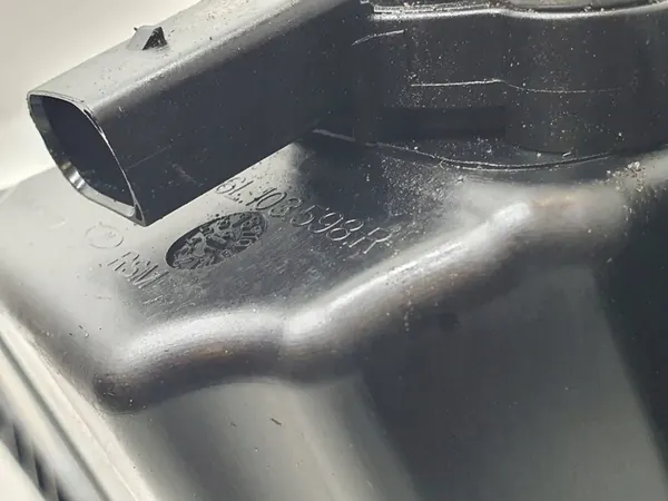 Oljetank Audi A5 F53 F5P 2.0 TFSI 150HK 06L103598R image 6