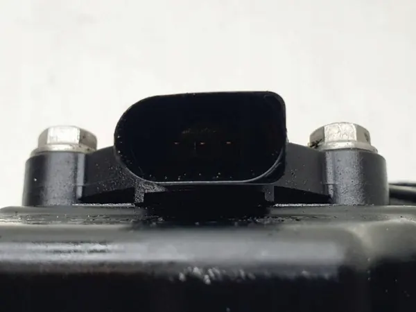 Oljetank Audi A5 F53 F5P 2.0 TFSI 150HK 06L103598R image 7