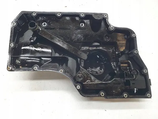 Oljetank Audi A5 F53 F5P 2.0 TFSI 150HK 06L103598R image 8